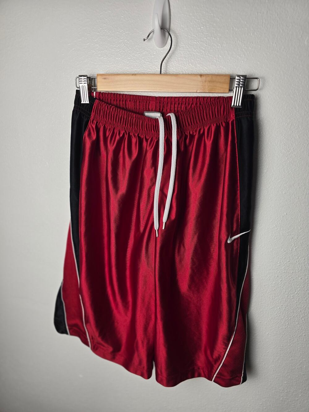 Nike Vintage Rare Basketball Dazzle Shorts Silky Shiny Smooth Red Men Large
